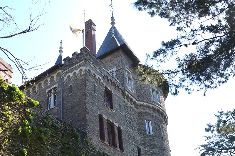 vue des douves du château de pornic